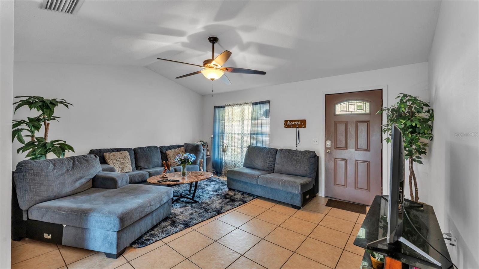 Single Family Residence at 1733 SANDALWOOD CIR SW, WINTER HAVEN, photo 4 of 23