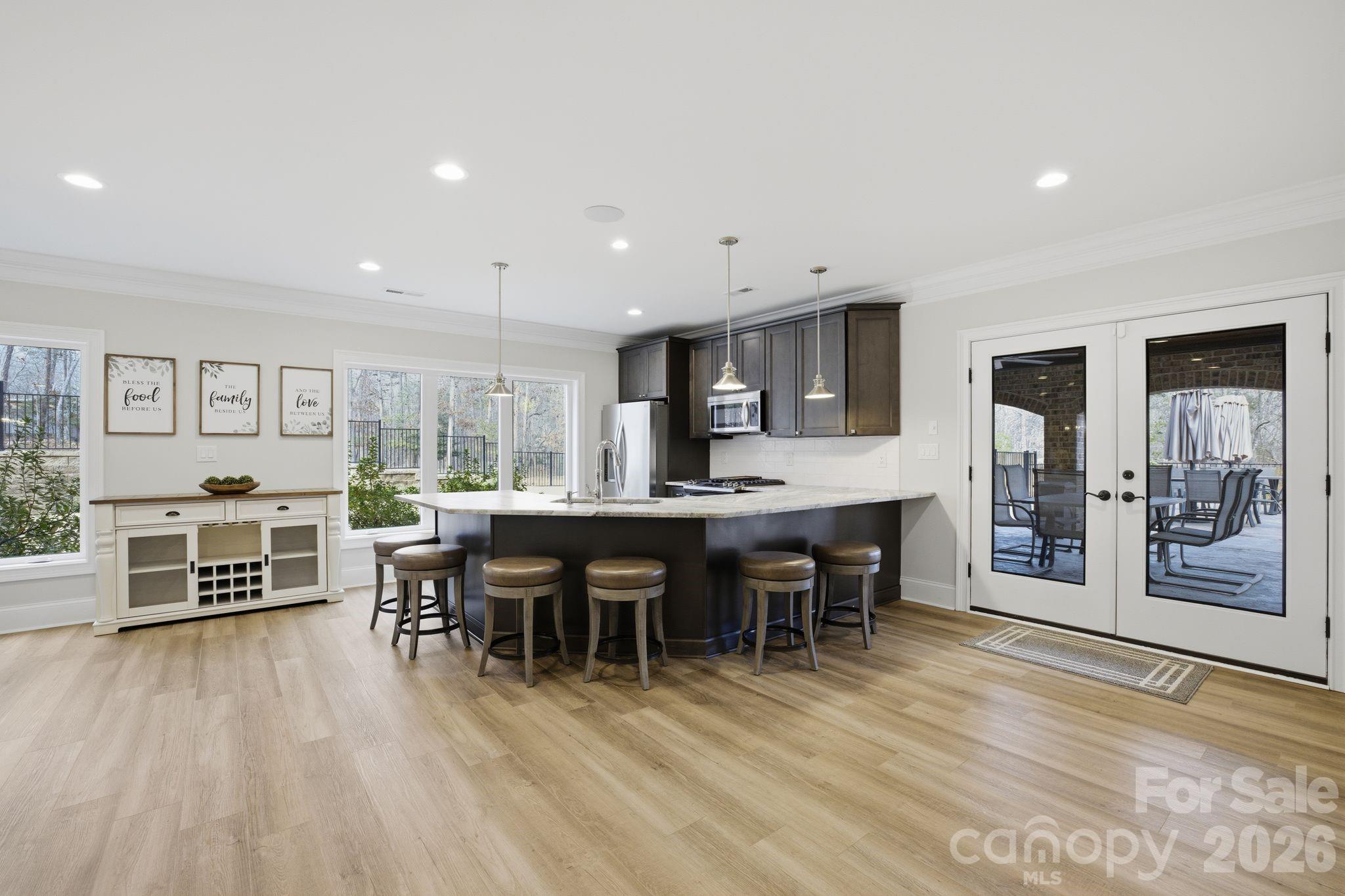 Walk-Out Lower Level Full Kitchen - 875 Starboard Reach None, Lexington