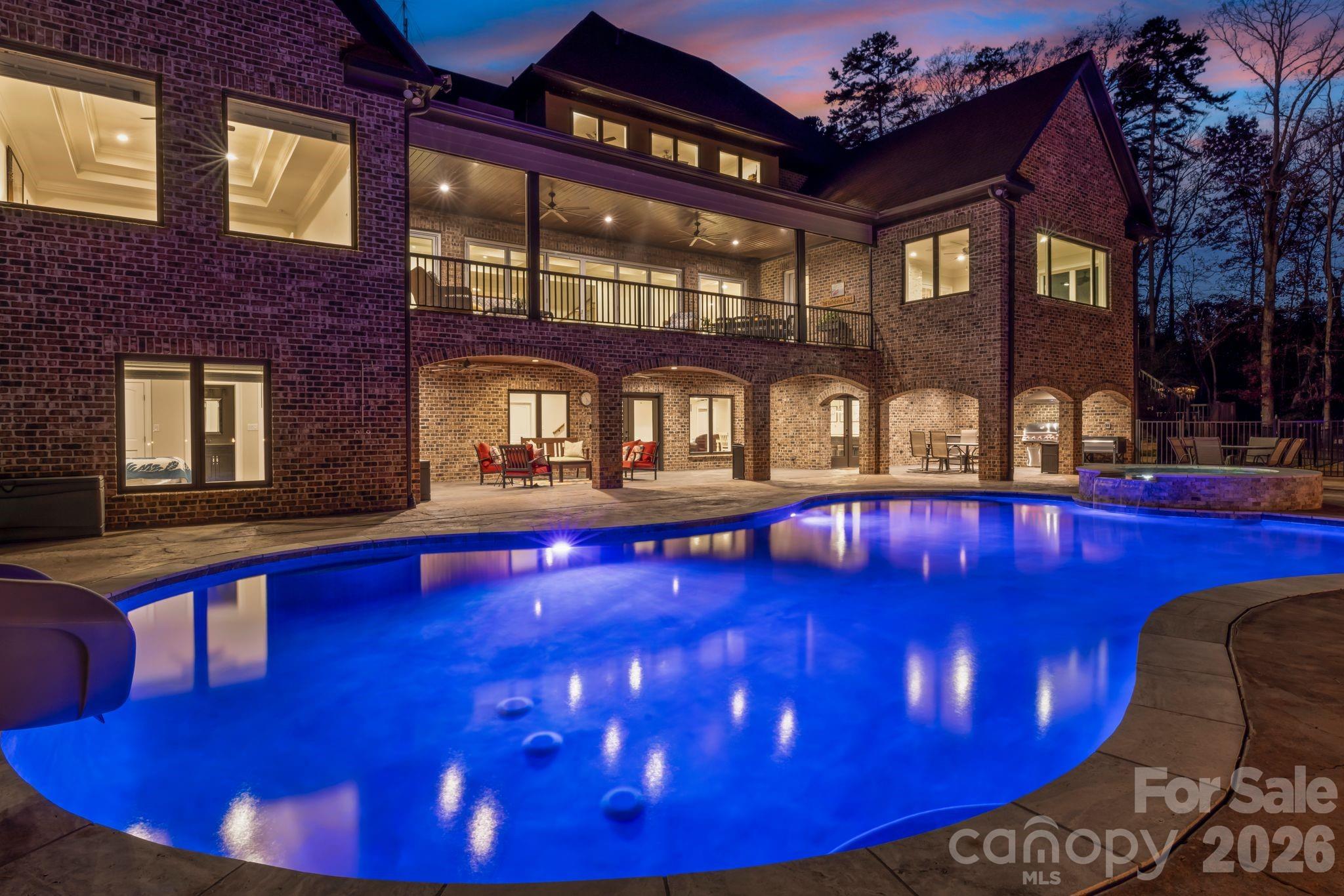 Heated Saltwater Pool + Spa - 875 Starboard Reach None, Lexington