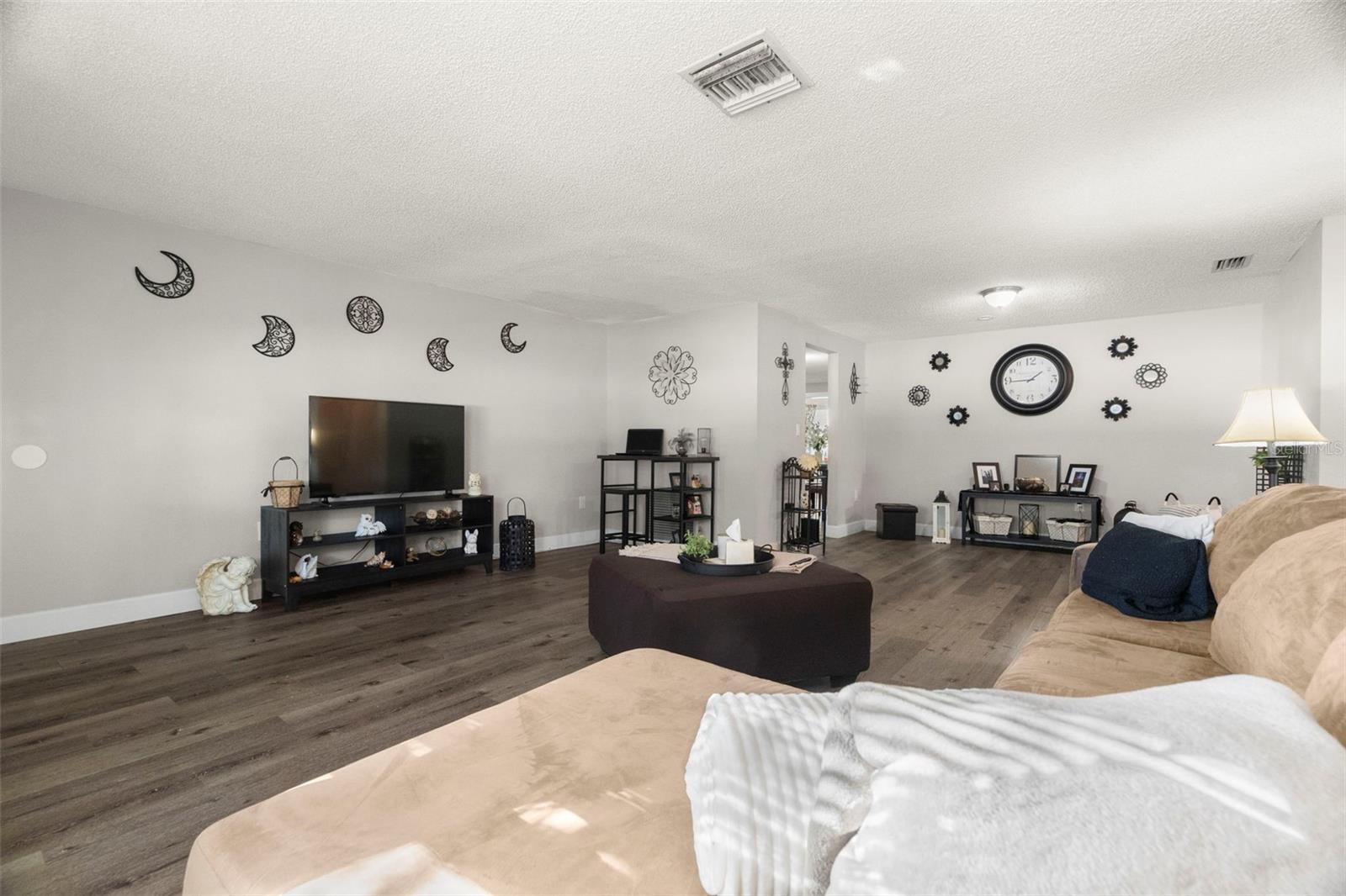 Single Family Residence at 6333 ABERDEEN AVE, NEW PORT RICHEY, photo 8 of 37
