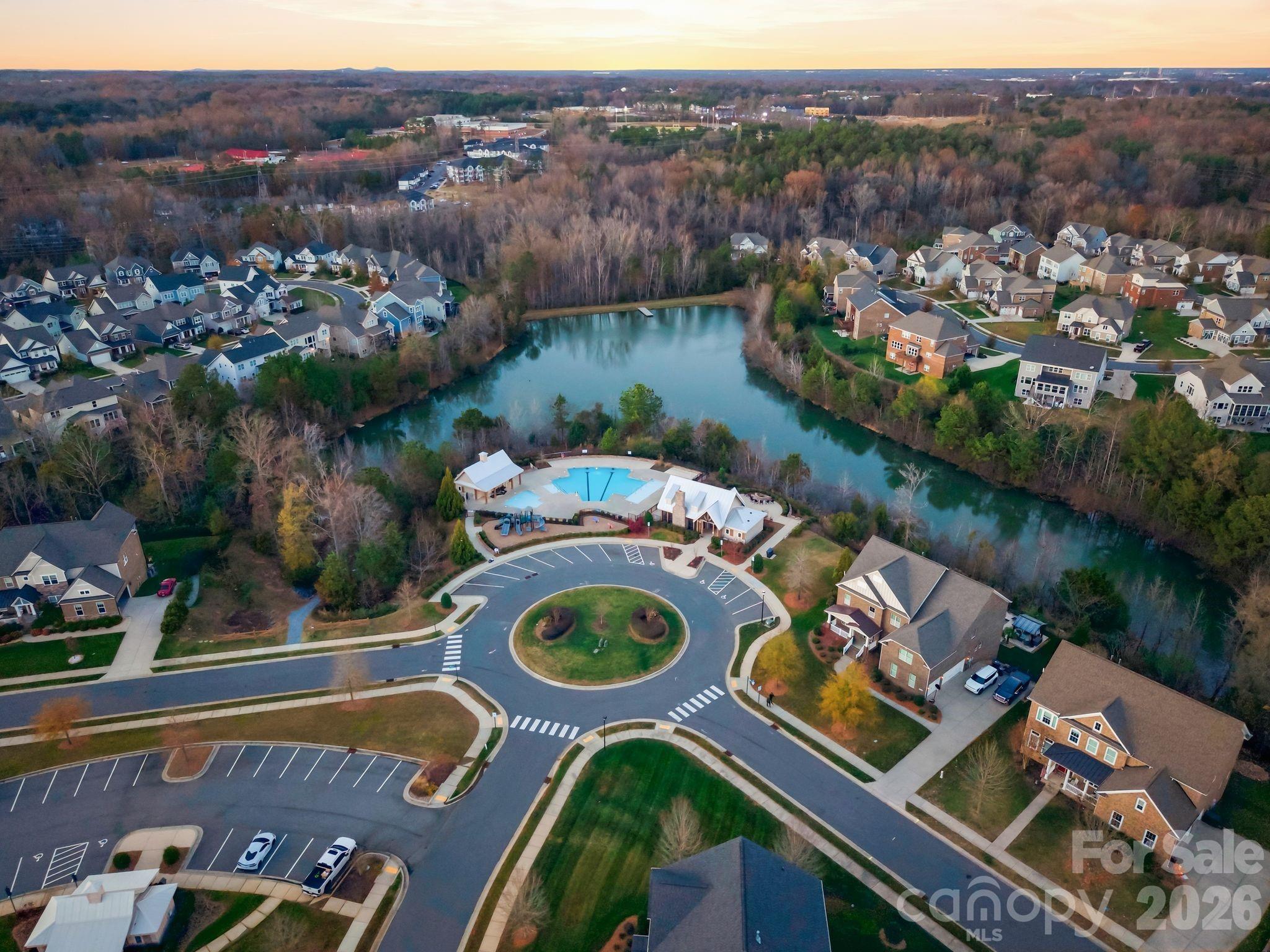 Single Family Residence at 374 Hampton Trail Drive, Fort Mill, photo 36 of 39