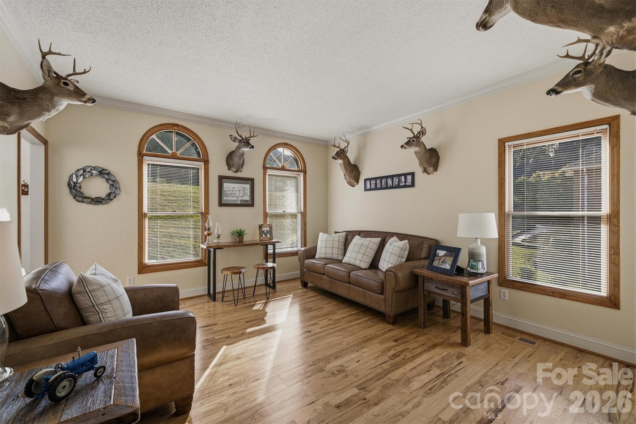 Single Family Residence at 46 Mariners Point Lane, Hickory, photo 10 of 43