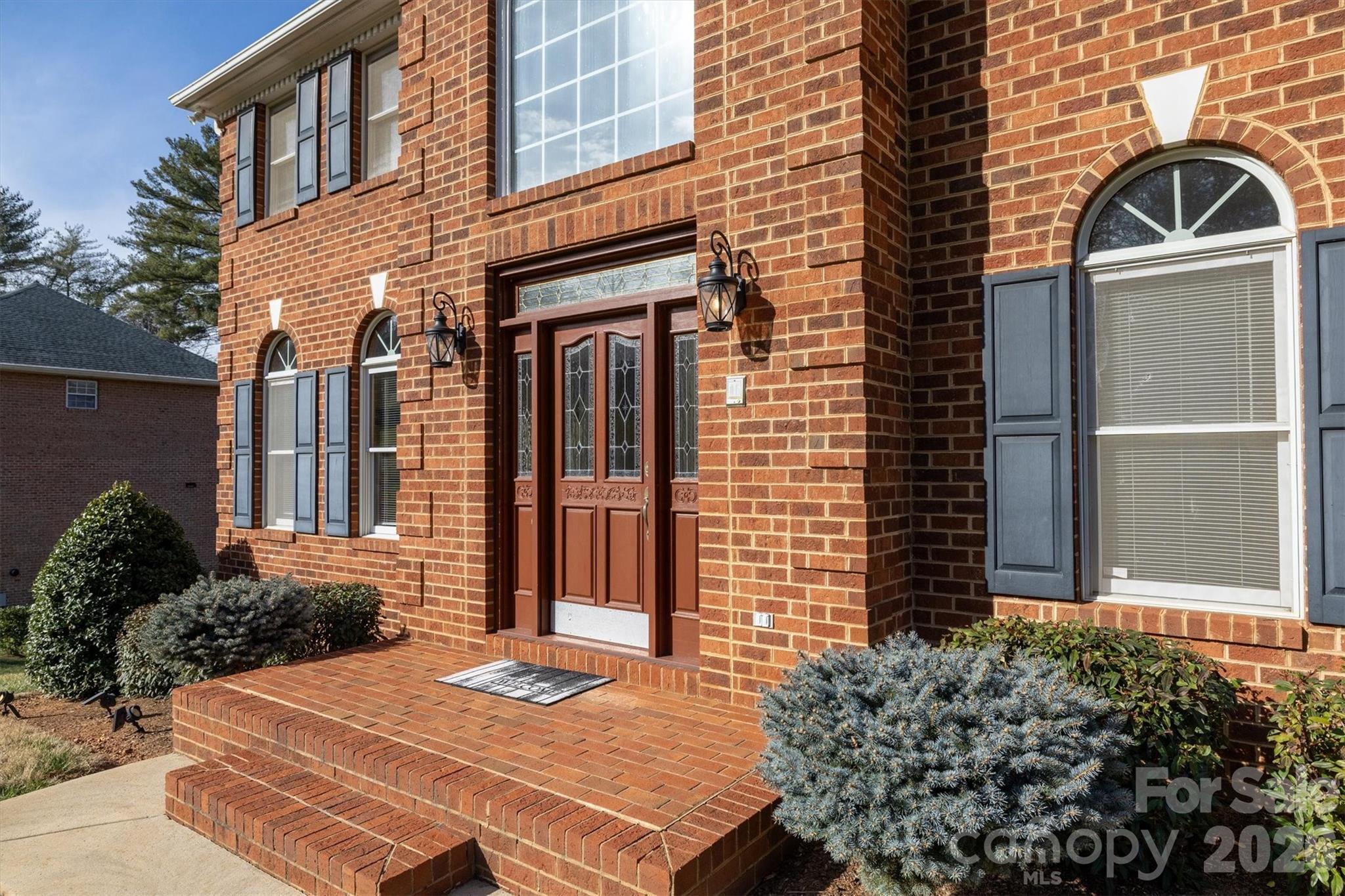 Single Family Residence at 46 Mariners Point Lane, Hickory, photo 33 of 43