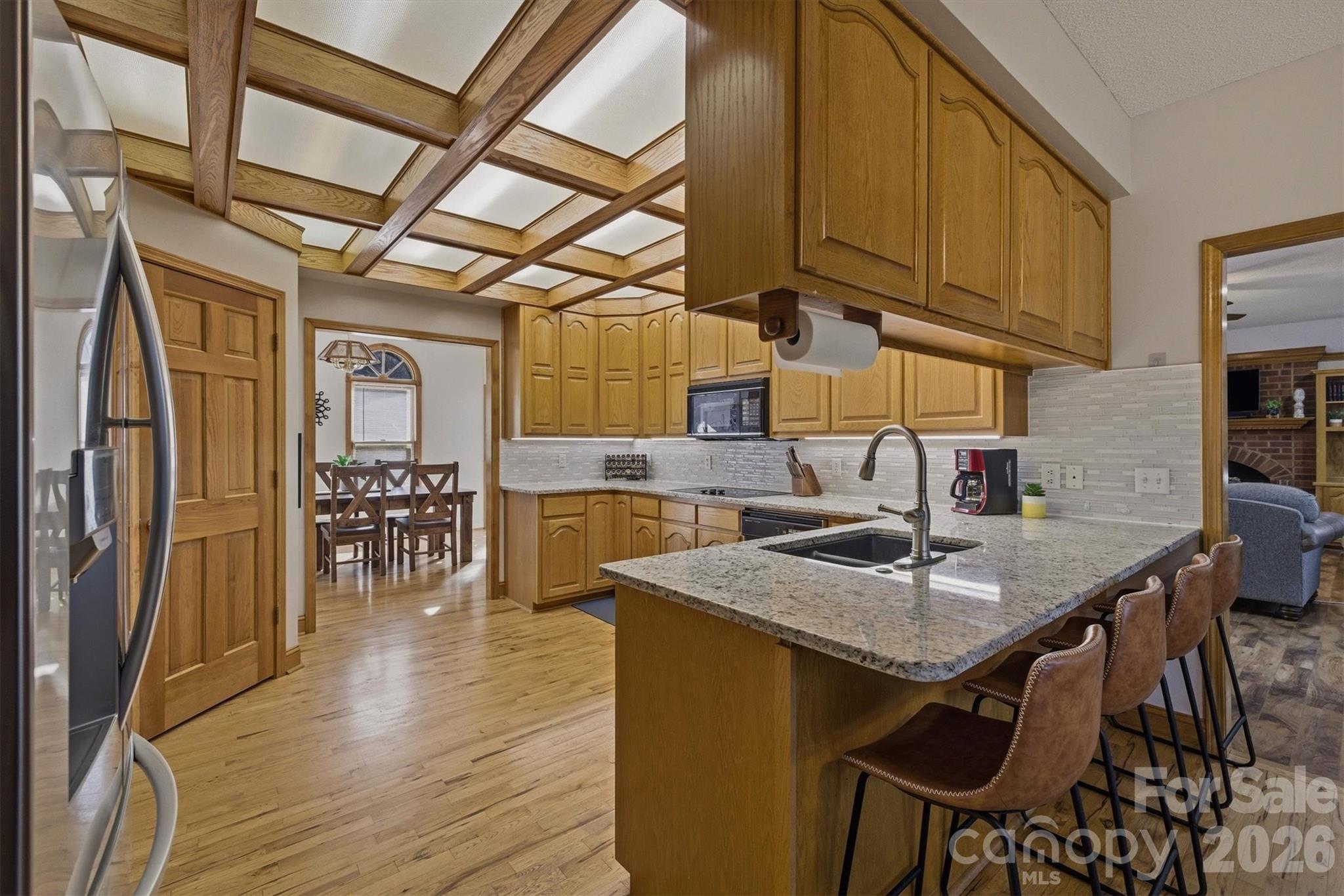 Single Family Residence at 46 Mariners Point Lane, Hickory, photo 6 of 43