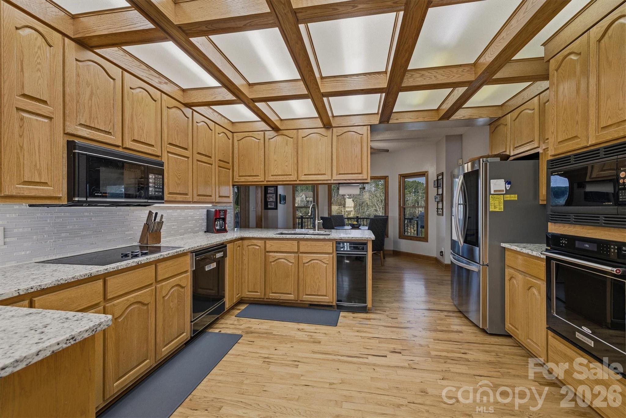 Single Family Residence at 46 Mariners Point Lane, Hickory, photo 7 of 43