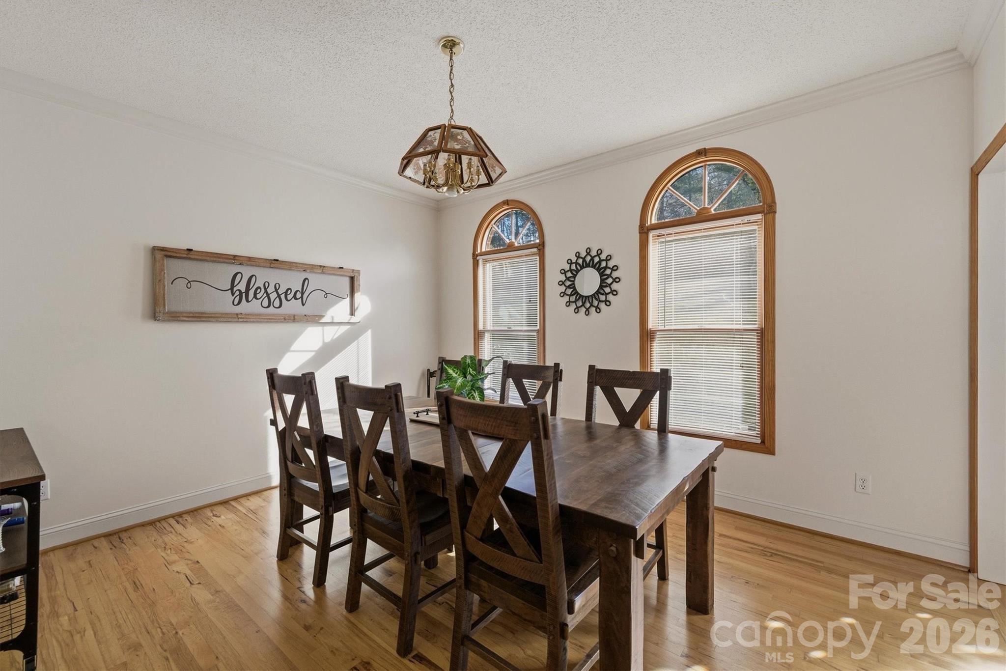 Single Family Residence at 46 Mariners Point Lane, Hickory, photo 8 of 43