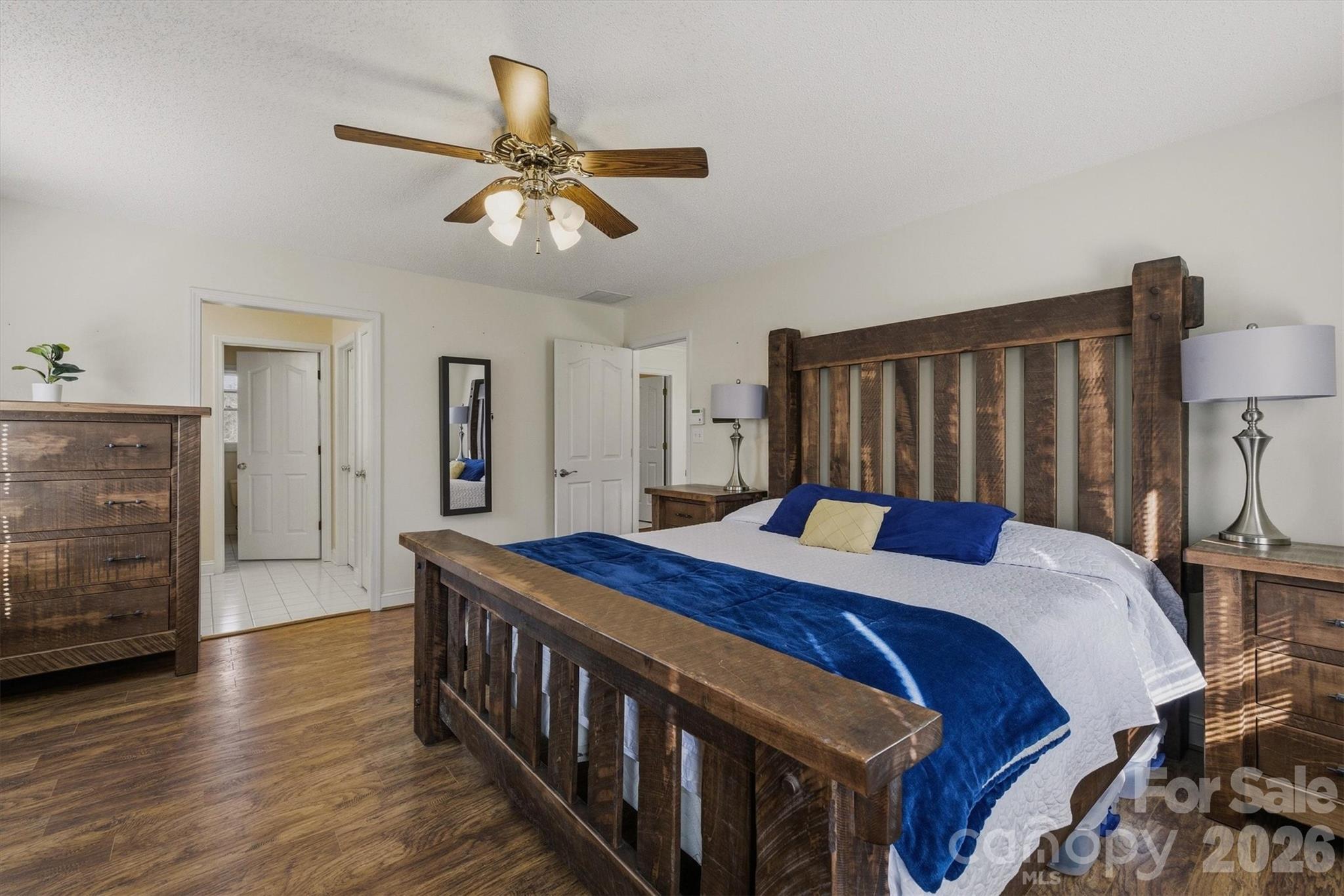 Single Family Residence at 46 Mariners Point Lane, Hickory, photo 11 of 43