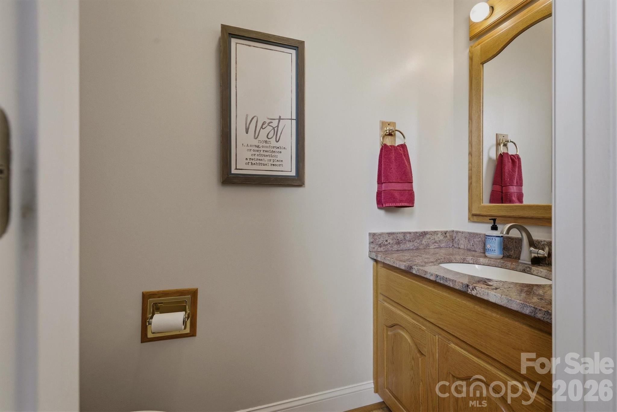 Single Family Residence at 46 Mariners Point Lane, Hickory, photo 13 of 43