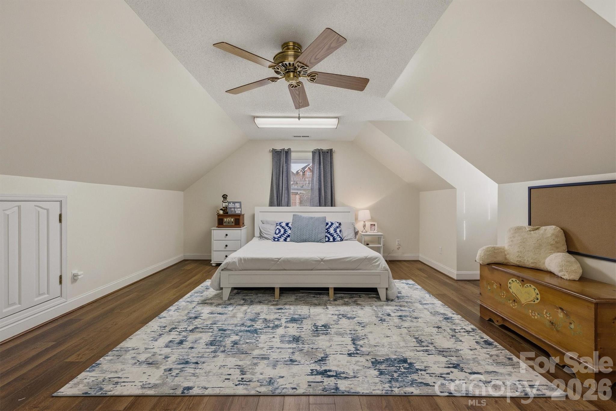 Single Family Residence at 46 Mariners Point Lane, Hickory, photo 20 of 43