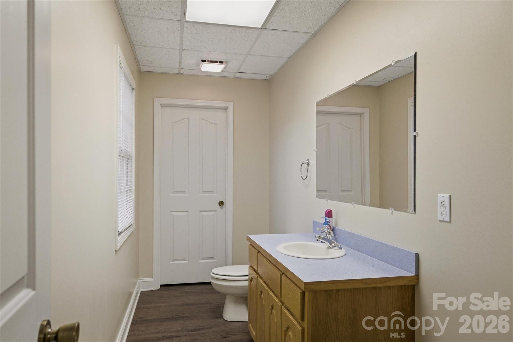 Single Family Residence at 46 Mariners Point Lane, Hickory, photo 26 of 43