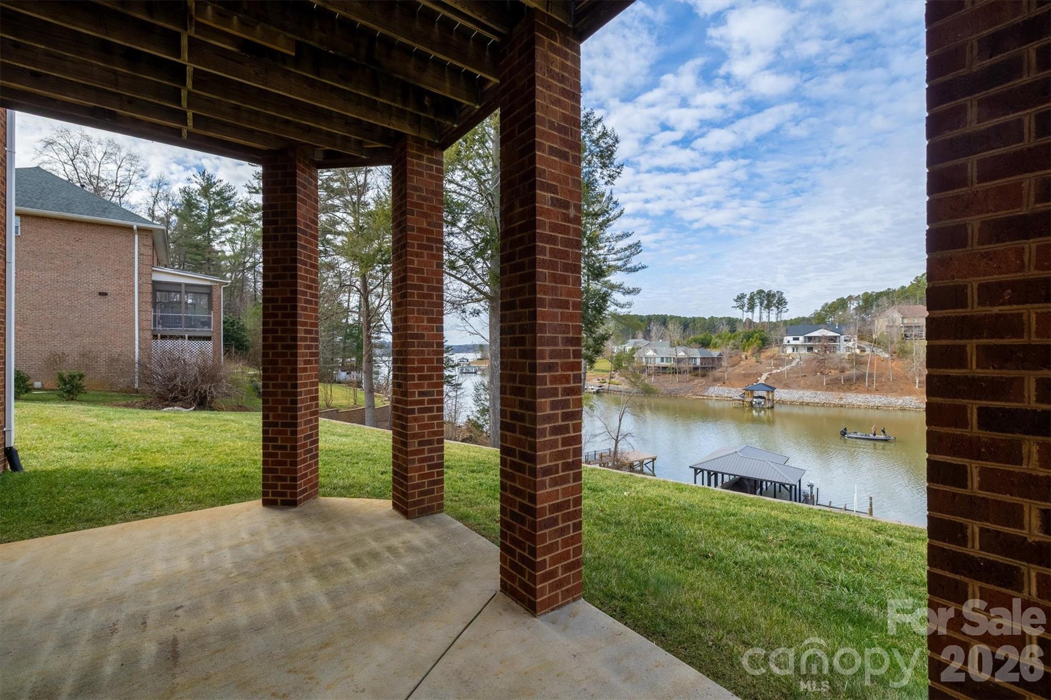 Single Family Residence at 46 Mariners Point Lane, Hickory, photo 34 of 43