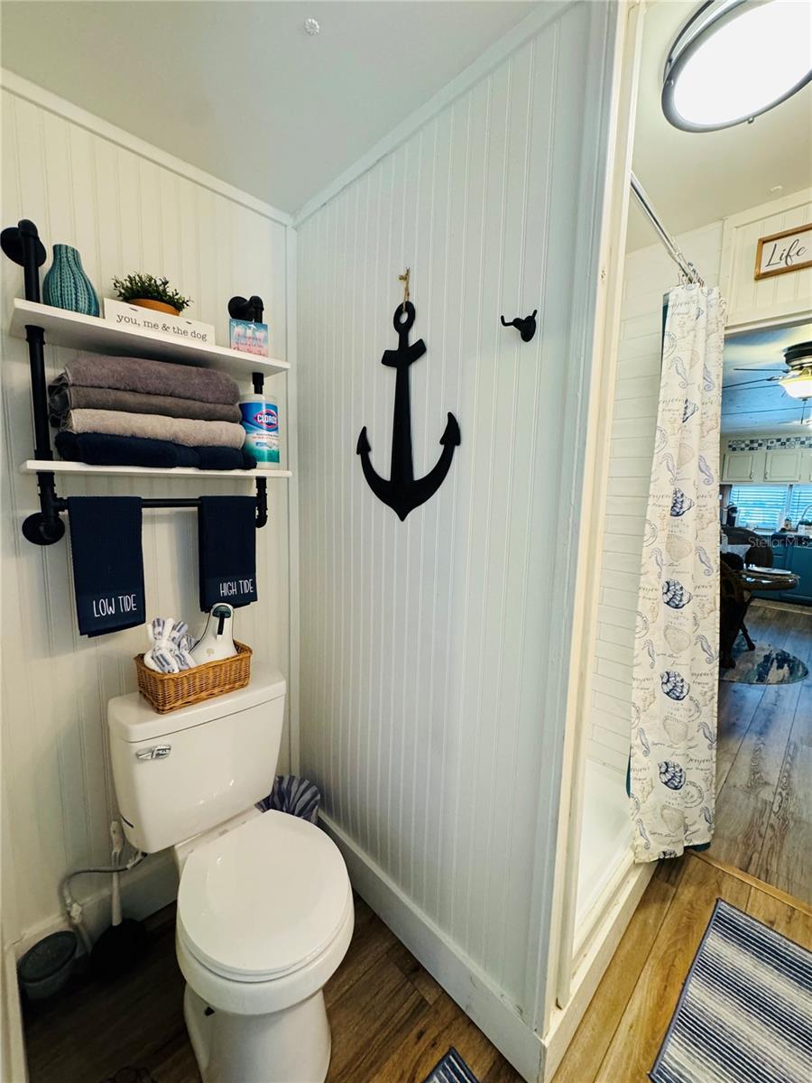 Primary Bathroom - 411 ST GEORGE DR, DAVENPORT