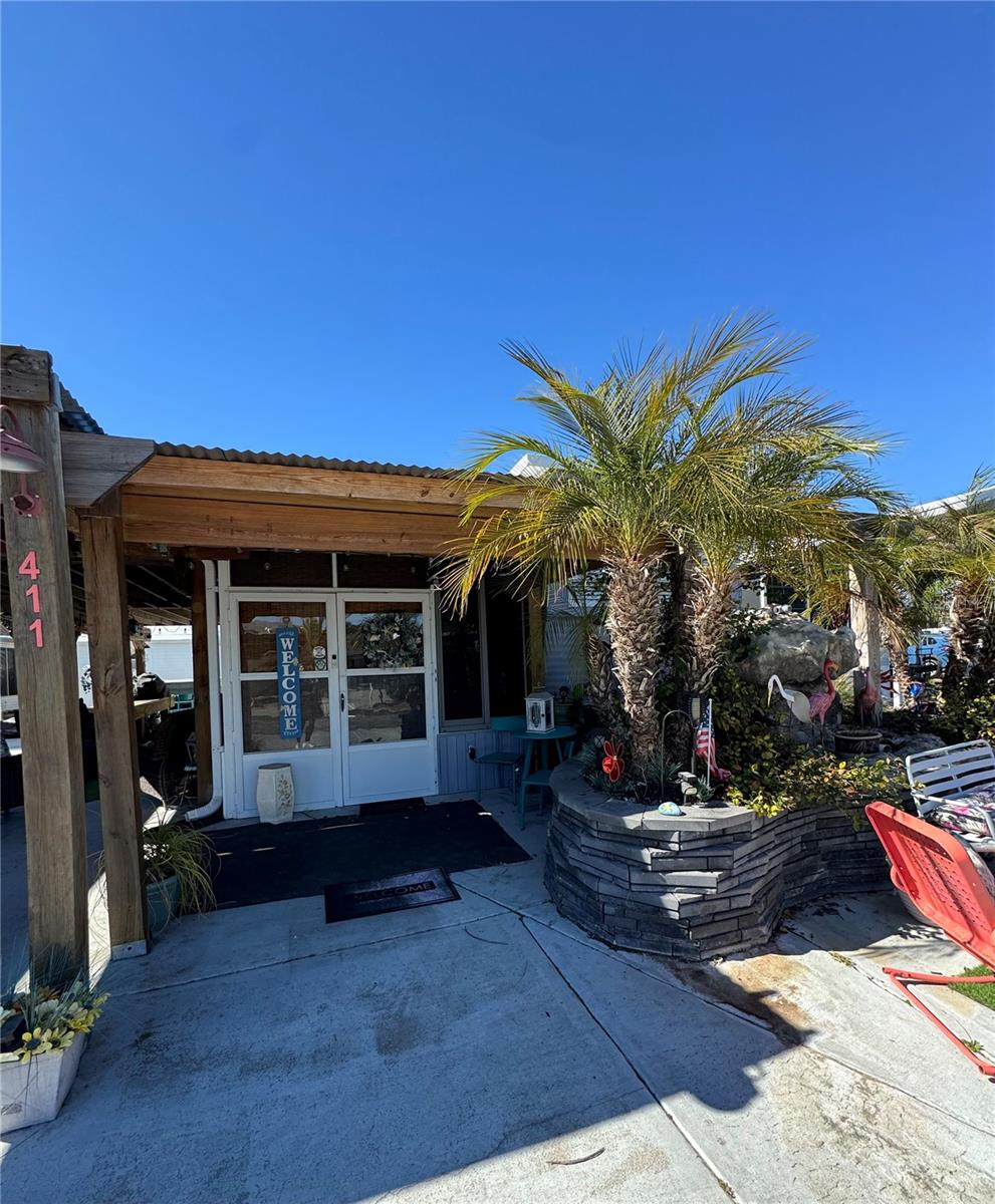 Entrance to the Florida Room & Beachy Bungalow - 411 ST GEORGE DR, DAVENPORT