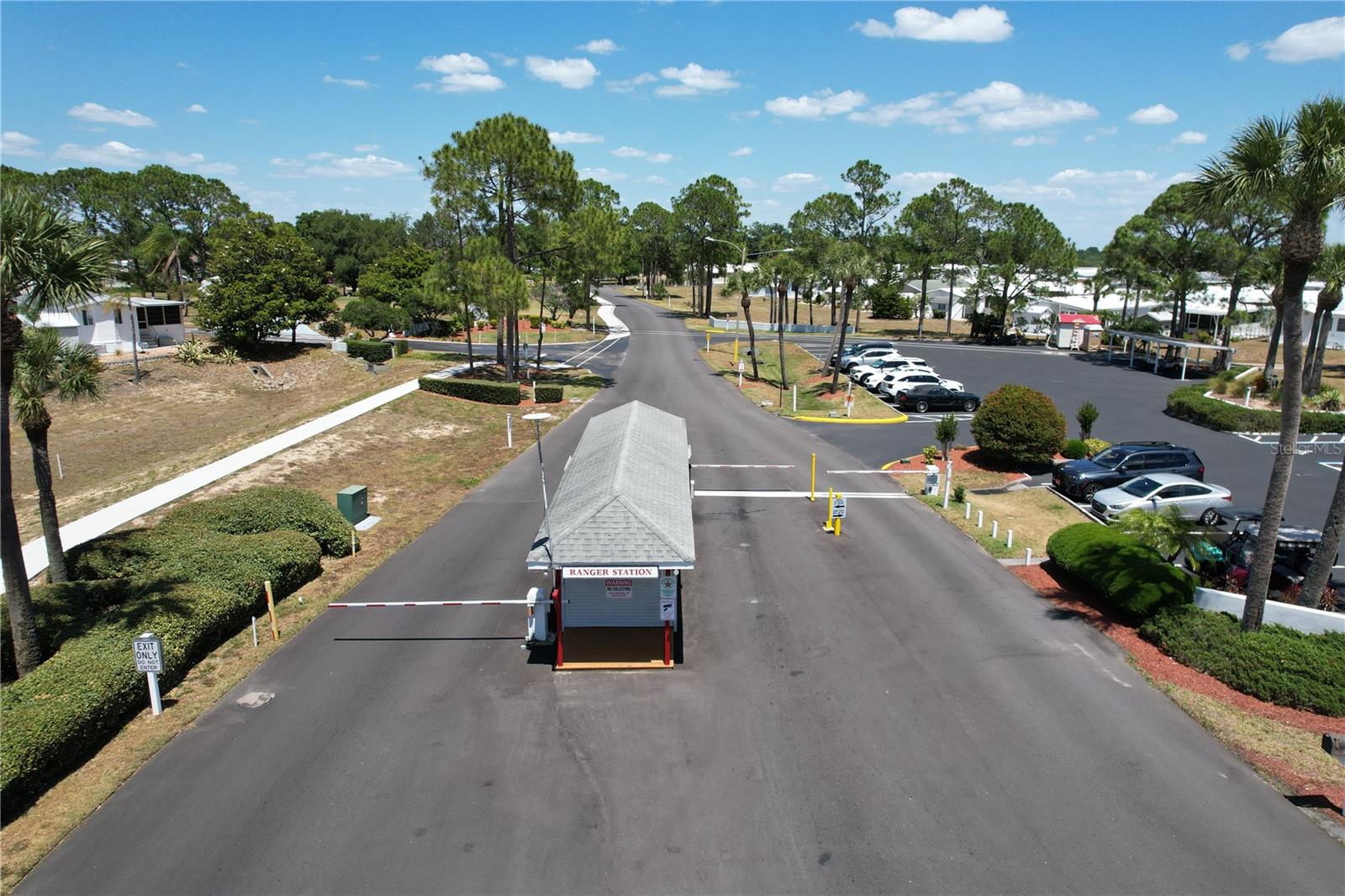 55+ Gated Community - 411 ST GEORGE DR, DAVENPORT