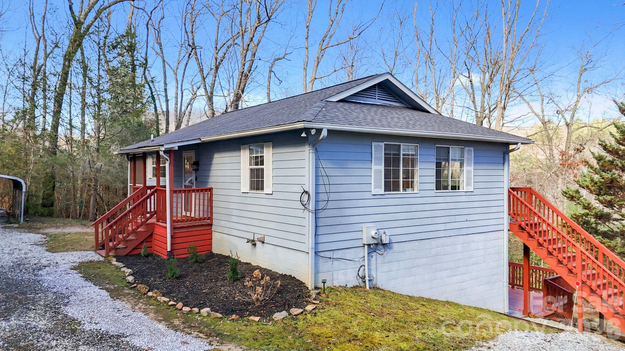 Single Family Residence at 124 Flat Creek Drive, Lake Toxaway, photo 23 of 37