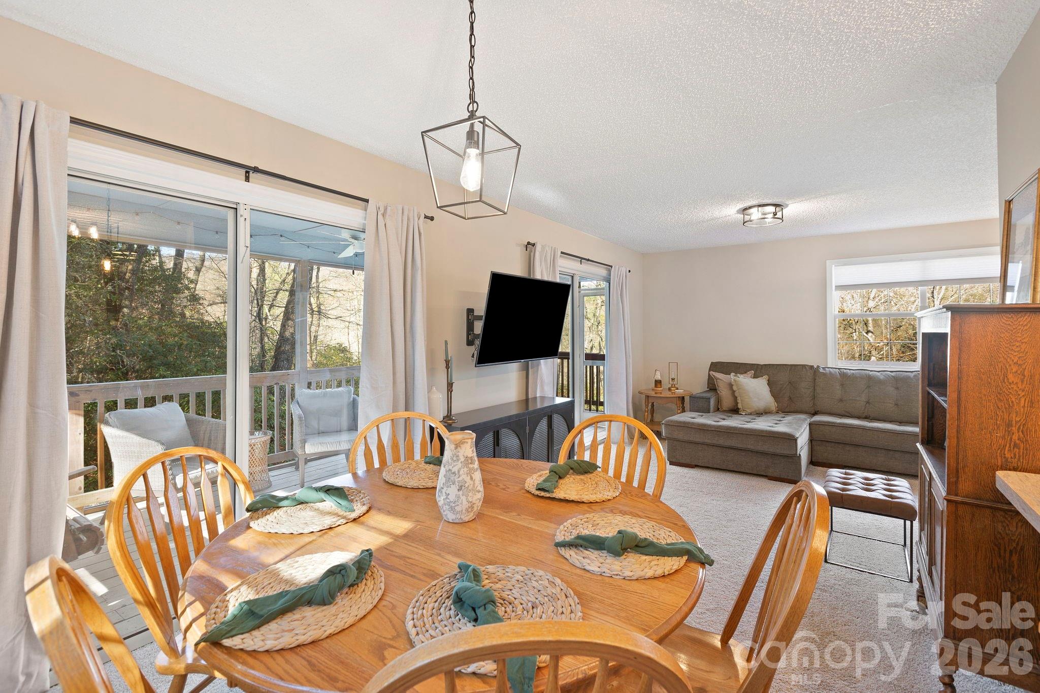 Single Family Residence at 124 Flat Creek Drive, Lake Toxaway, photo 2 of 37