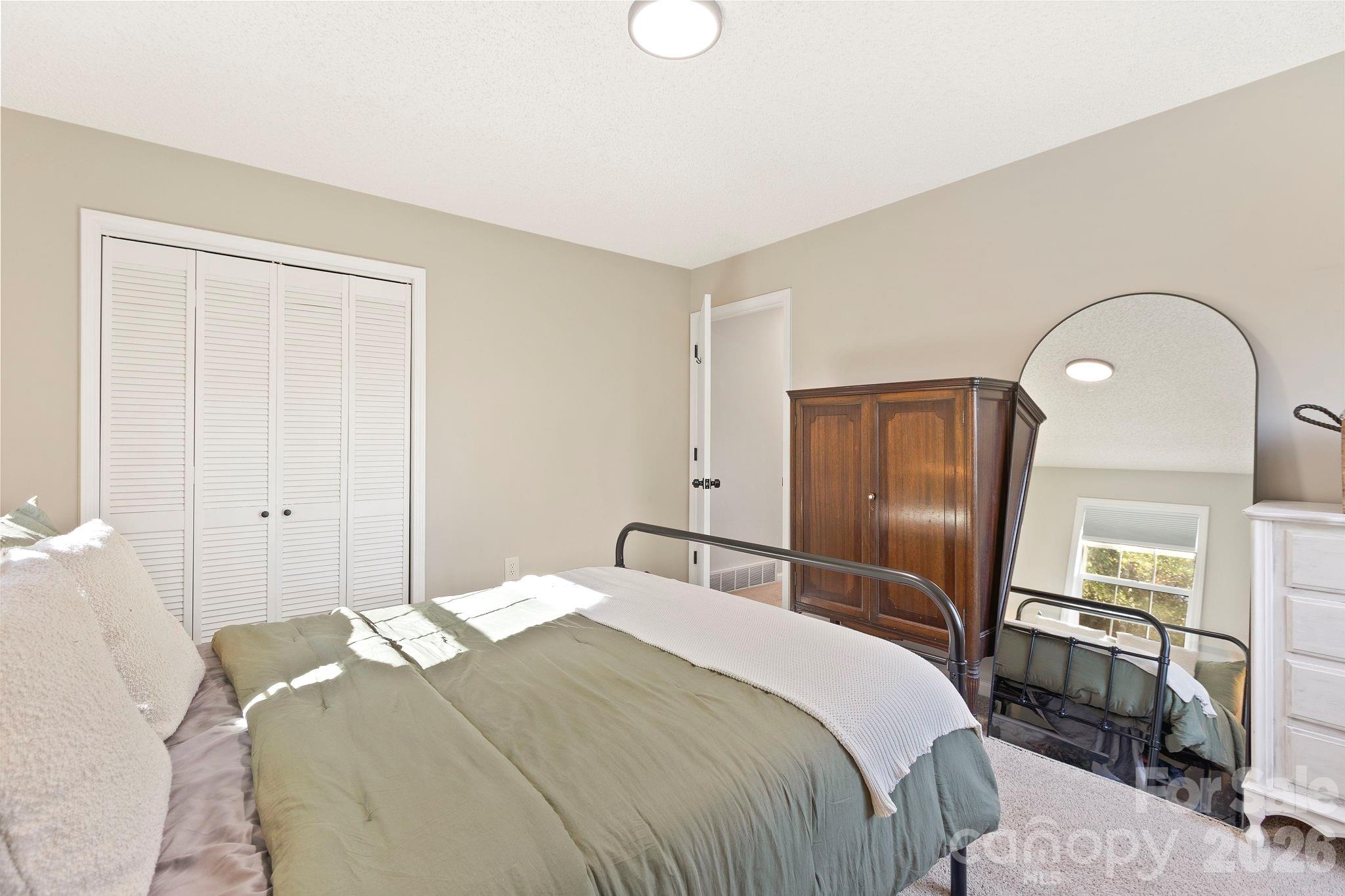 Single Family Residence at 124 Flat Creek Drive, Lake Toxaway, photo 9 of 37