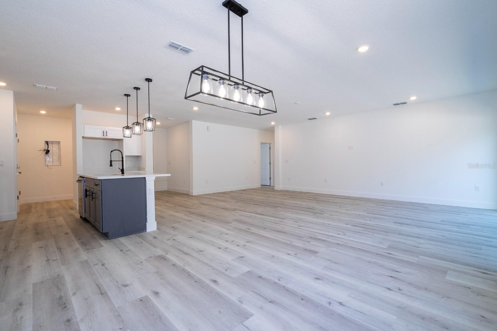 Single Family Residence at 1129 EDINBURGH ST, NORTH PORT, photo 5 of 45