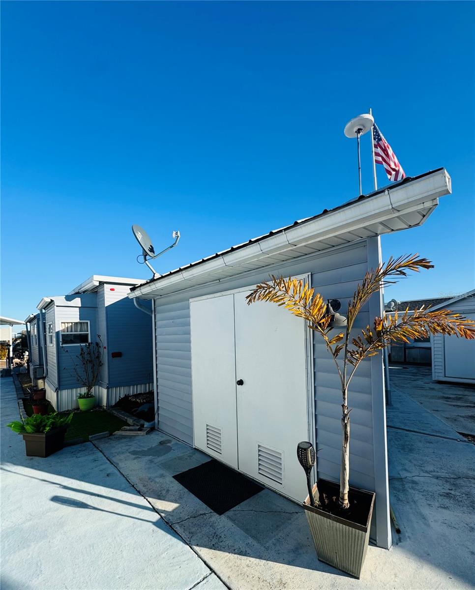 Storage/Workshop - 411 ST GEORGE DR, DAVENPORT