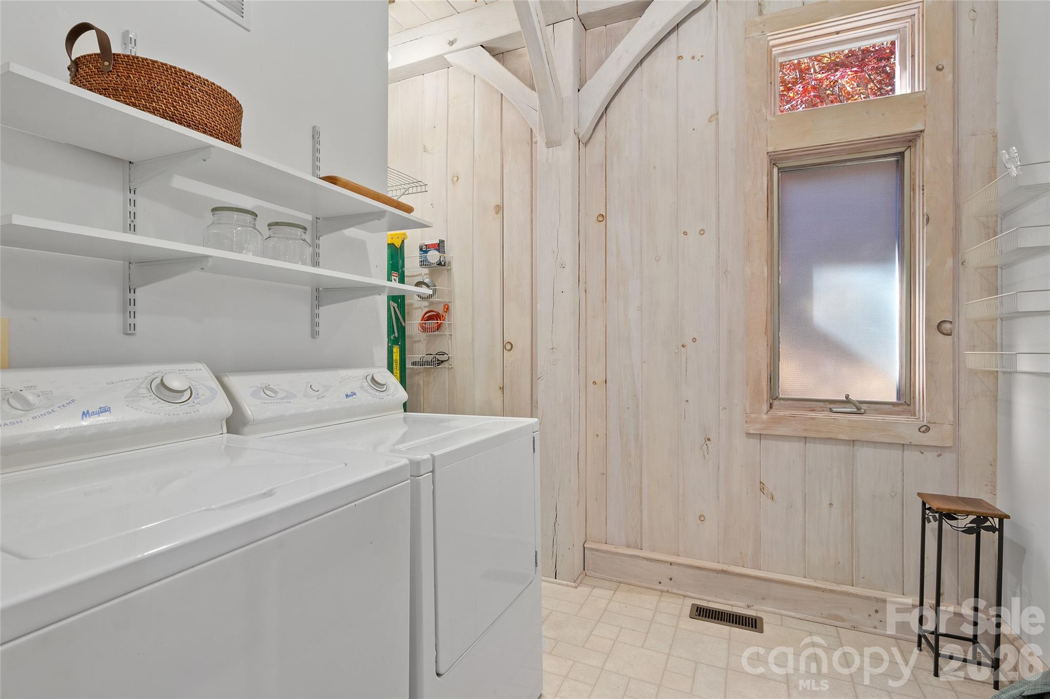 Single Family Residence at 33 Great Aspen Way, Black Mountain, photo 14 of 48