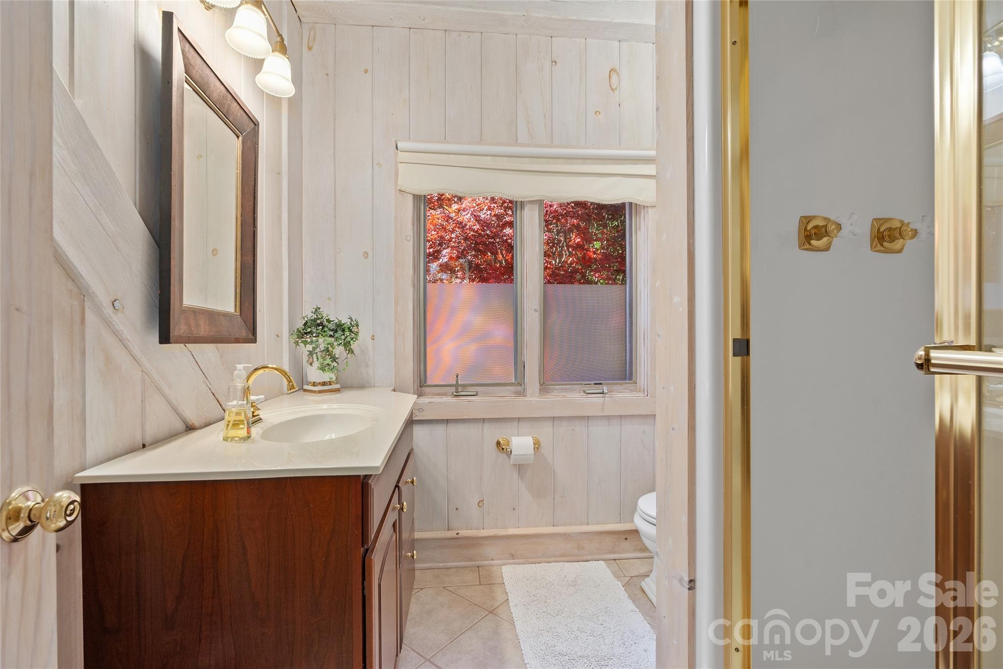 Single Family Residence at 33 Great Aspen Way, Black Mountain, photo 27 of 48