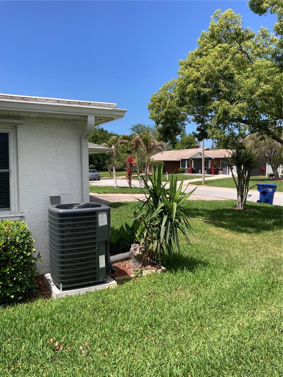 Single Family Residence at 7628 VALLEY CT, NEW PORT RICHEY, photo 9 of 34