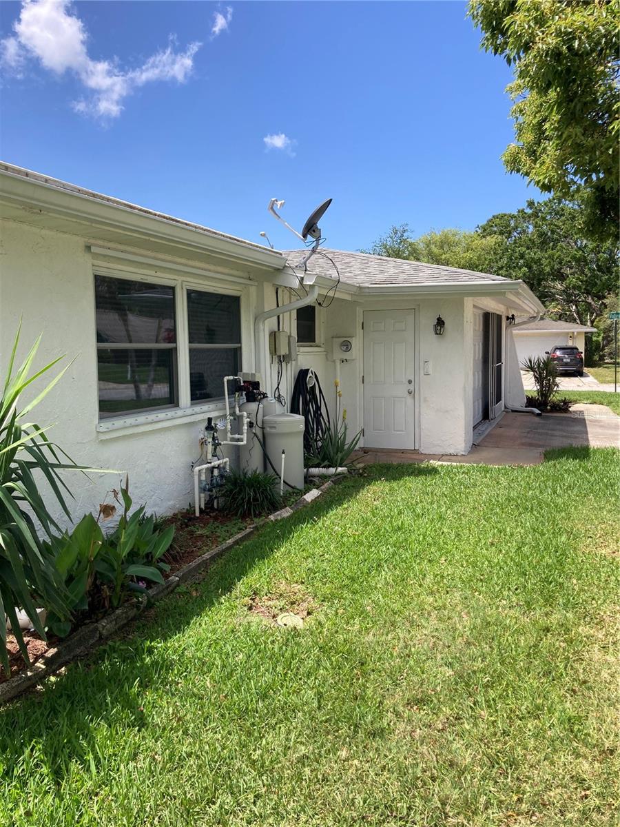 Single Family Residence at 7628 VALLEY CT, NEW PORT RICHEY, photo 10 of 34