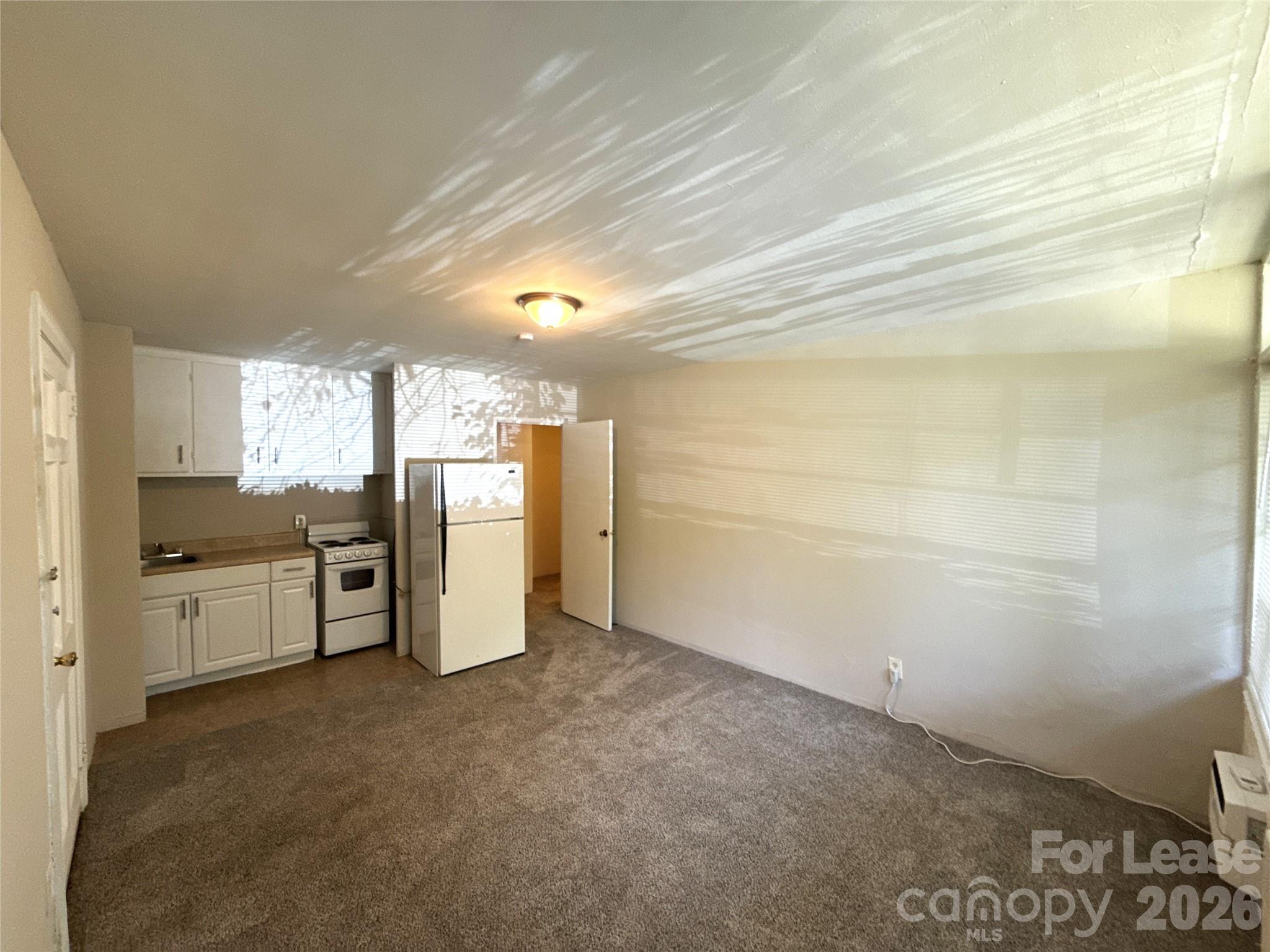 Apartment at 2126 E 7th Street, Charlotte, photo 3 of 7