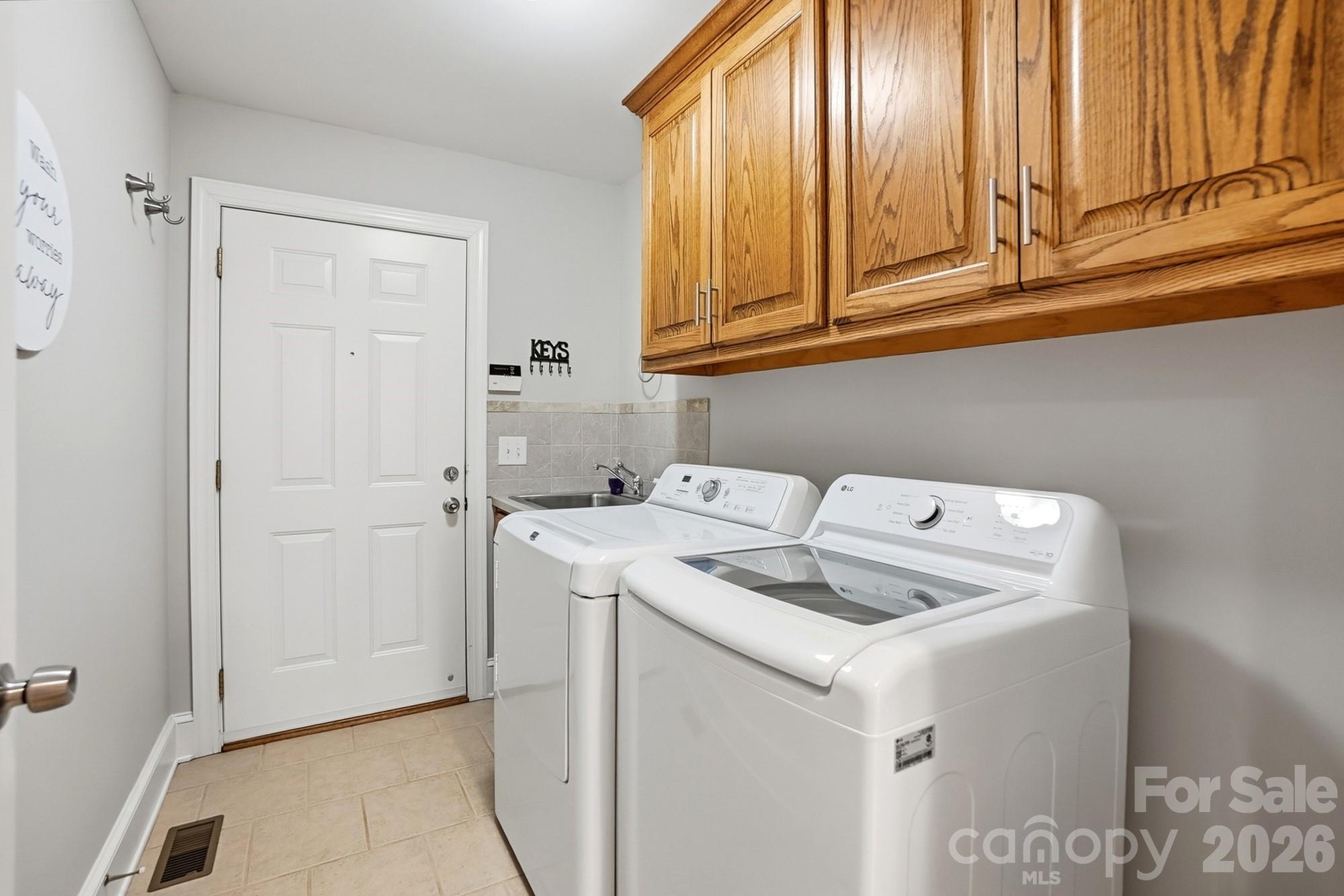 Single Family Residence at 6104 Charity Drive, Marshville, photo 29 of 48