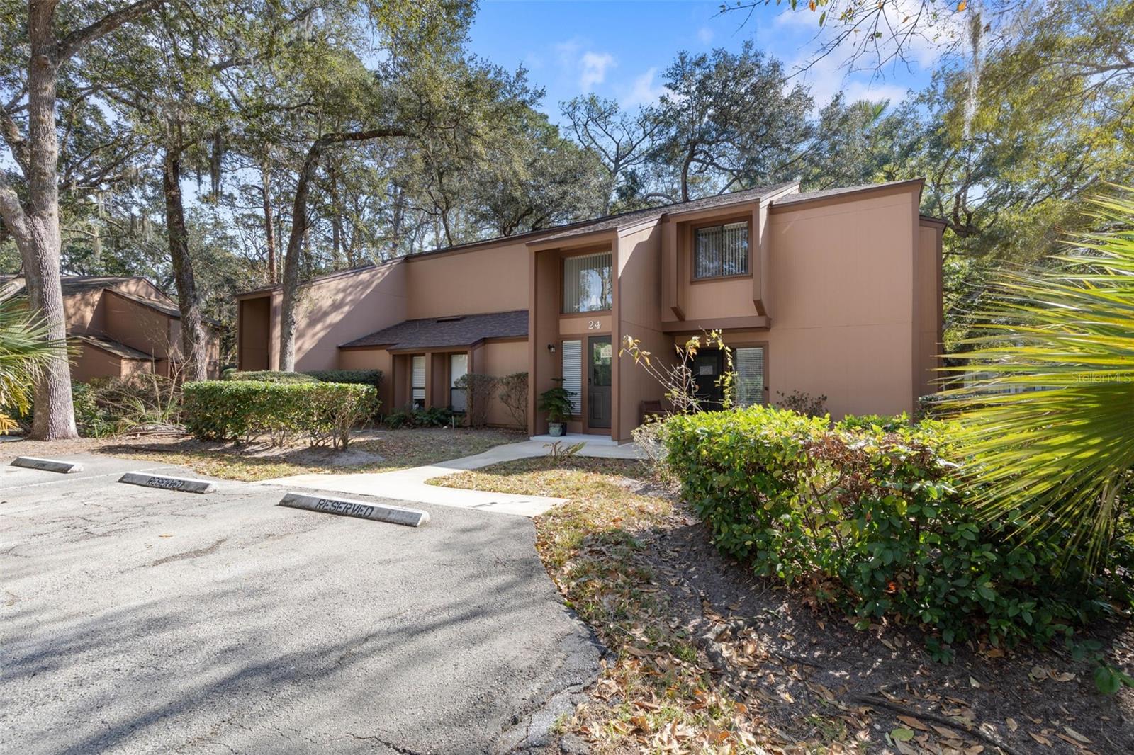 24 FAIRWAYS CIR #24