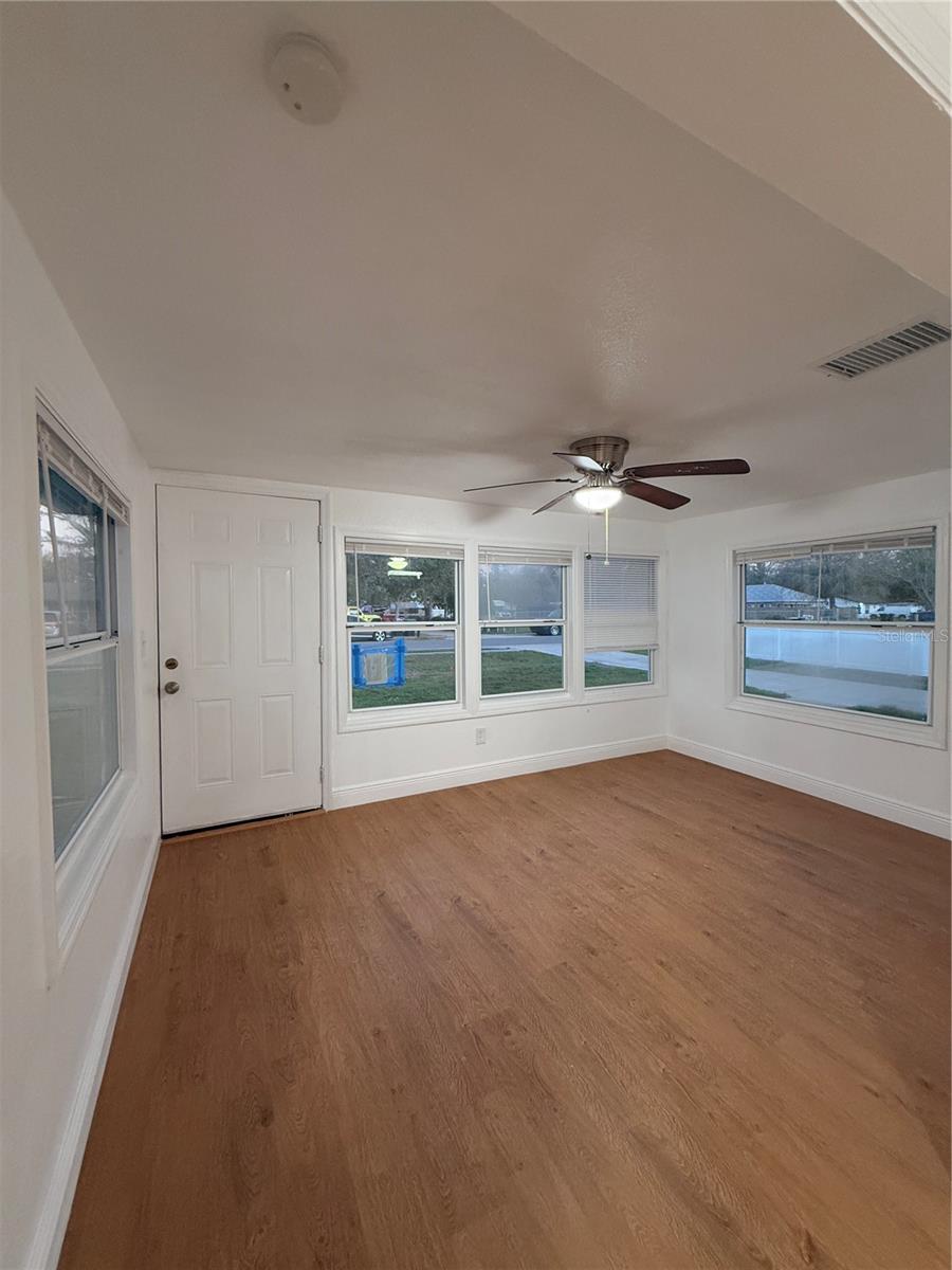 Single Family Residence at 636 COKE AVE, WINTER GARDEN, photo 2 of 15