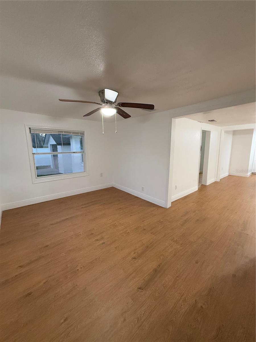 Single Family Residence at 636 COKE AVE, WINTER GARDEN, photo 3 of 15