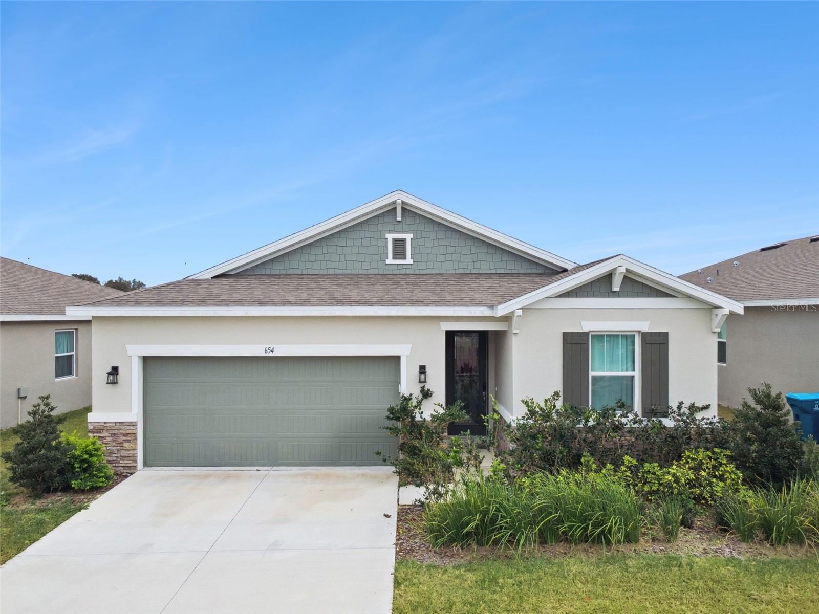 654 HERITAGE SQUARE DR