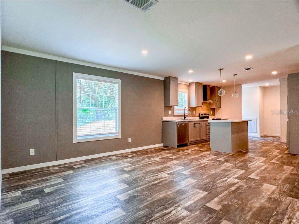 Manufactured Home at 16108 GUPTON ST, BROOKSVILLE, photo 6 of 27