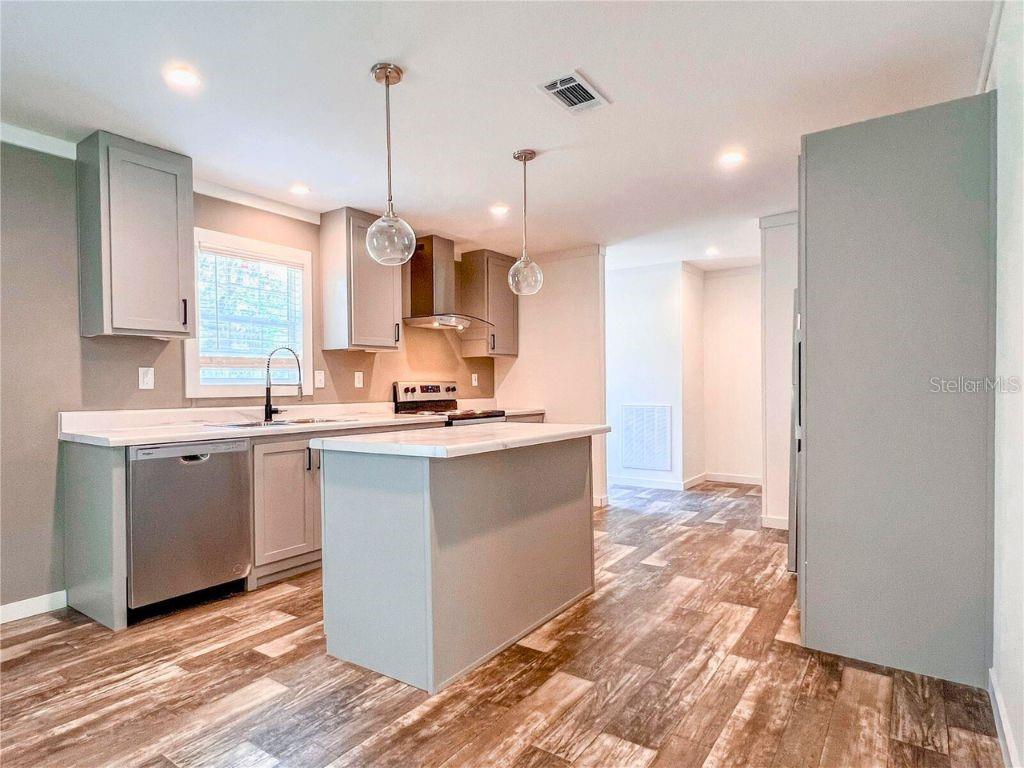 Manufactured Home at 16108 GUPTON ST, BROOKSVILLE, photo 8 of 27
