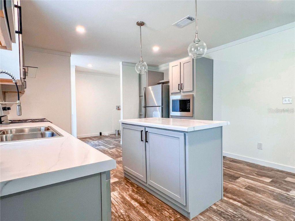 Manufactured Home at 16108 GUPTON ST, BROOKSVILLE, photo 9 of 27
