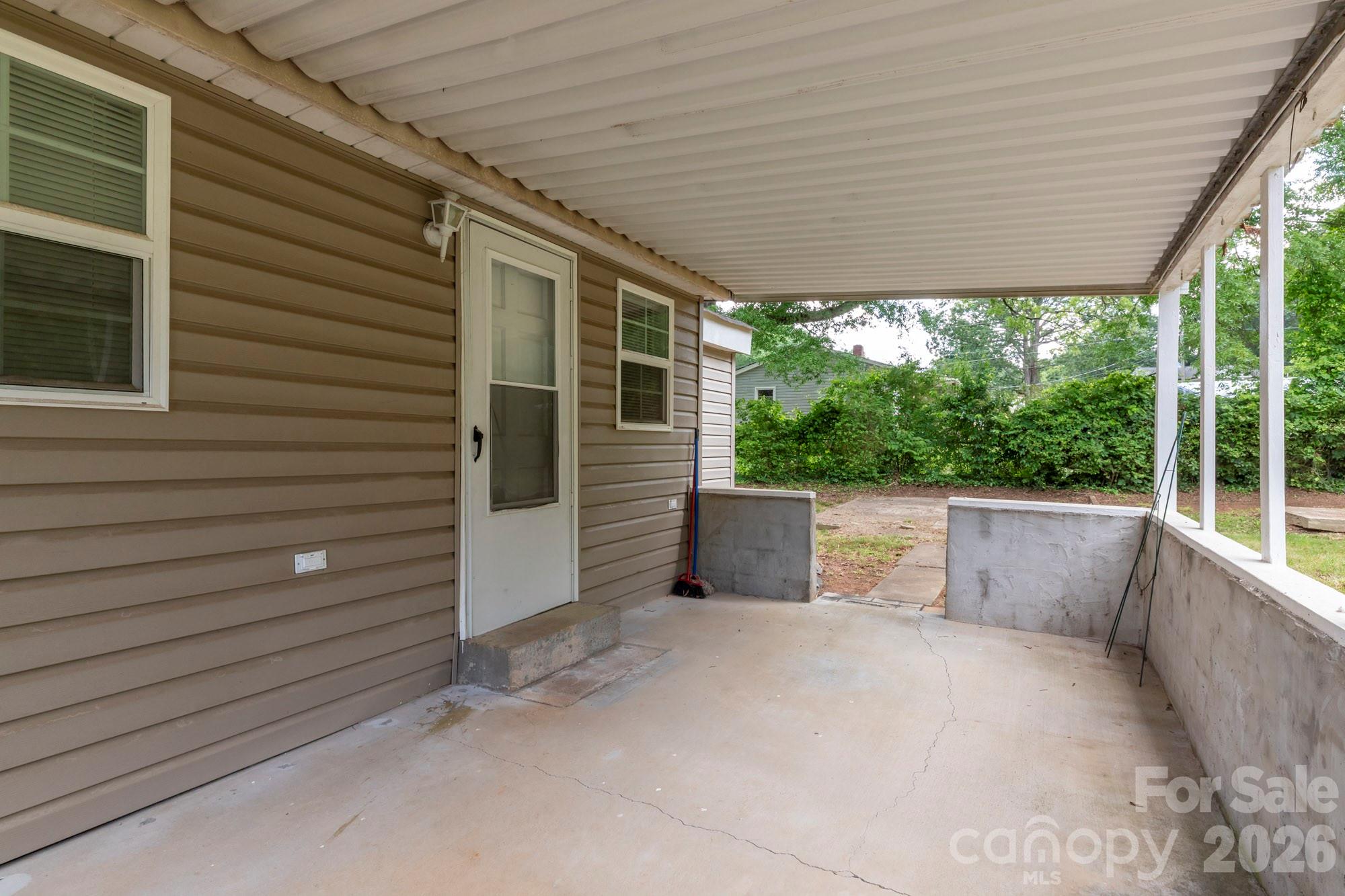 Single Family Residence at 205 Stowe Acres Road, Kings Mountain, photo 4 of 12