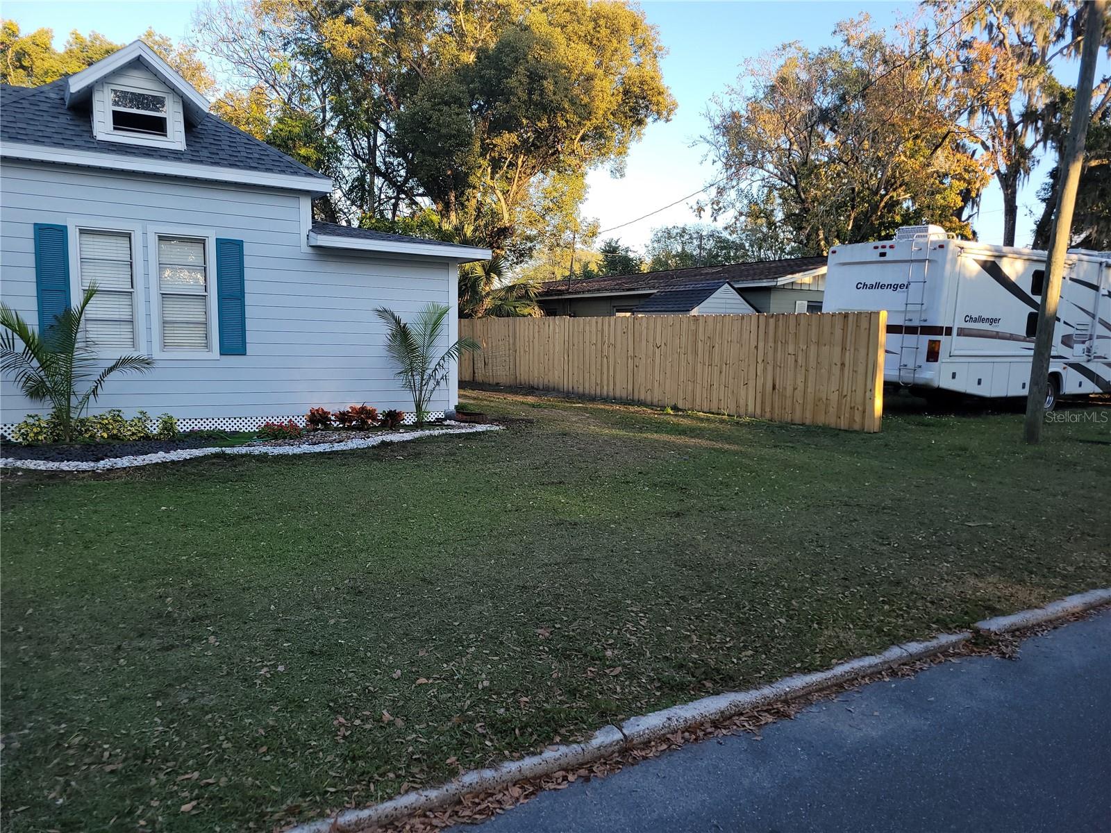 Front - 5548 11TH ST, ZEPHYRHILLS