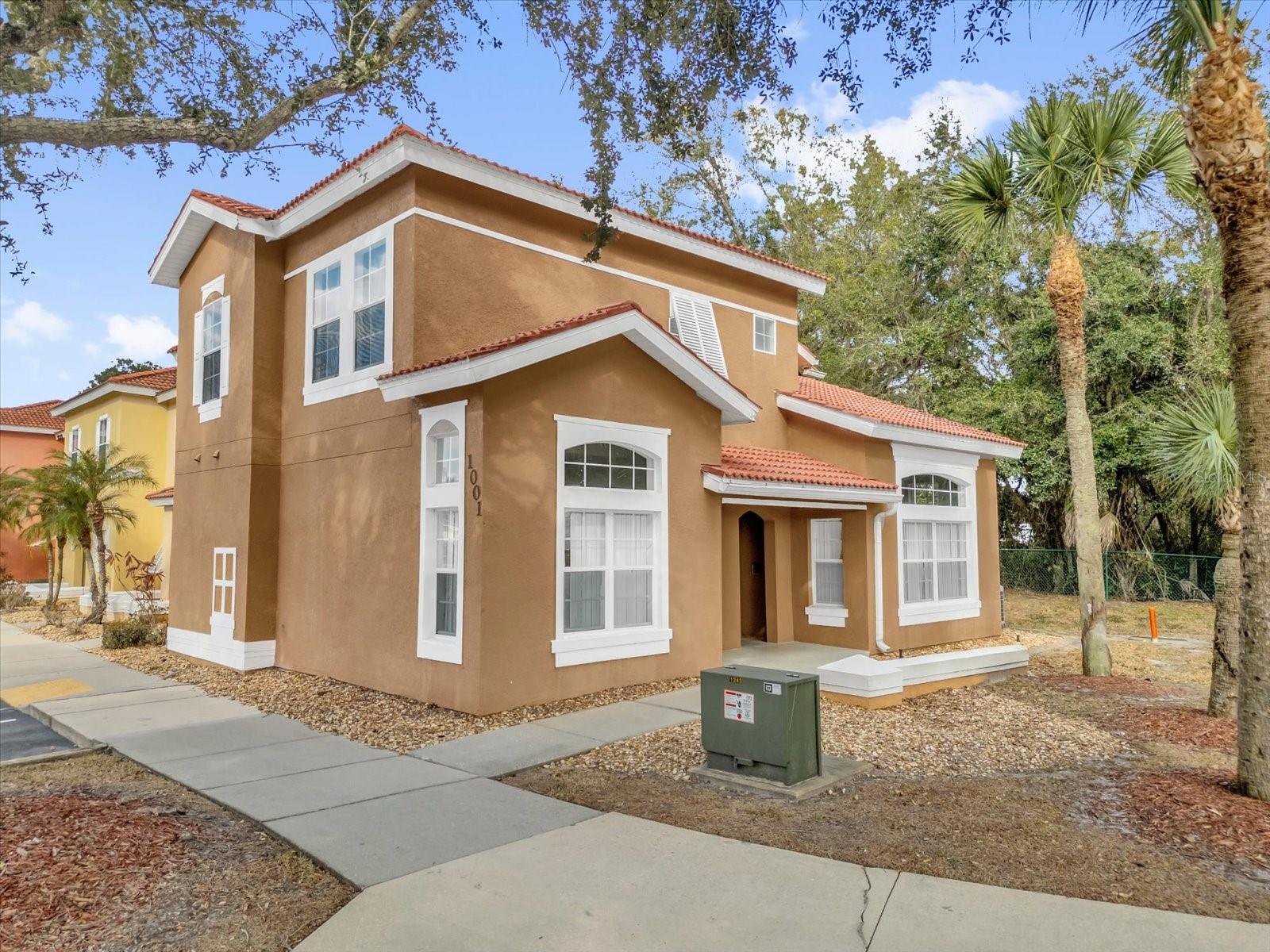 1001 PARK RIDGE CIR