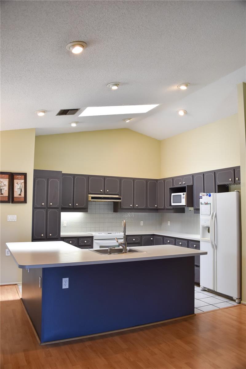 Single Family Residence at 6336 WOODEN ST, NEW PORT RICHEY, photo 3 of 13