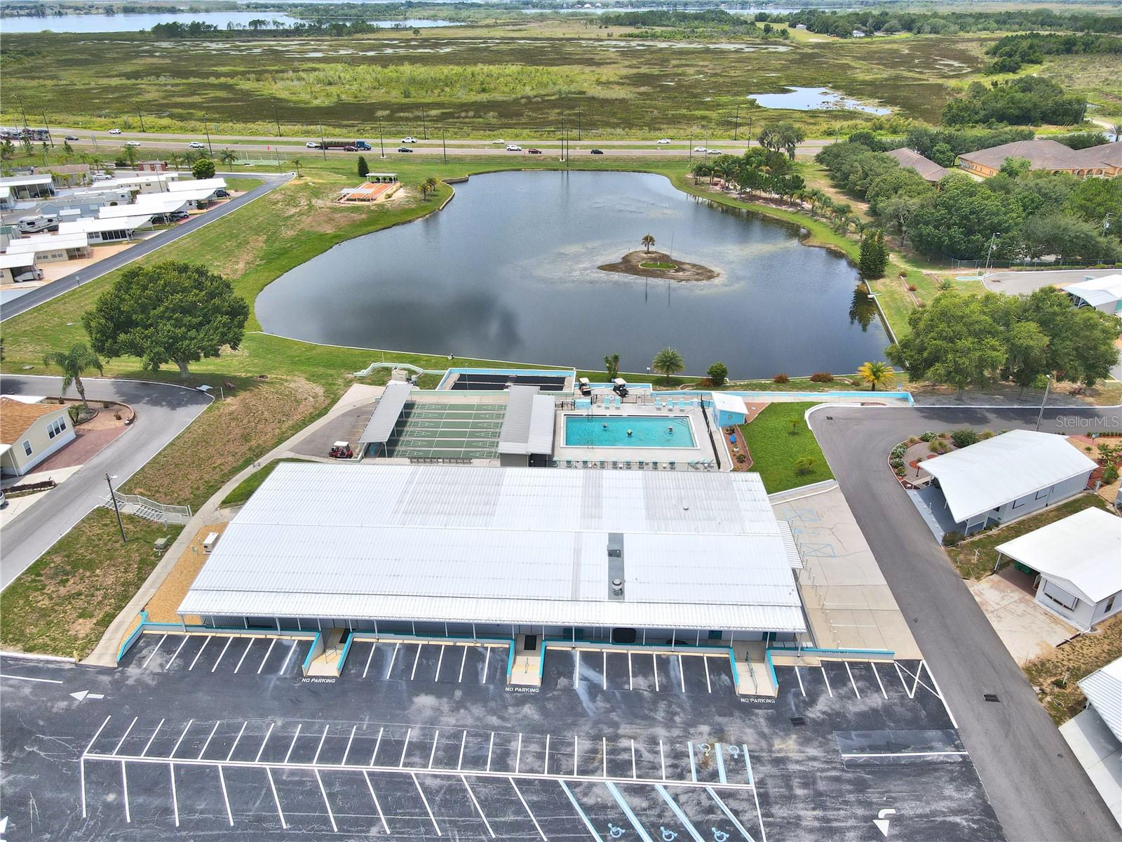 Manufactured Home at 251 PATTERSON RD #B26, HAINES CITY, photo 37 of 41