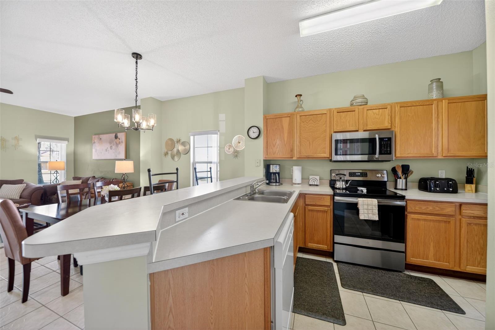 Townhouse at 8538 CRYSTAL COVE LOOP, KISSIMMEE, photo 12 of 61