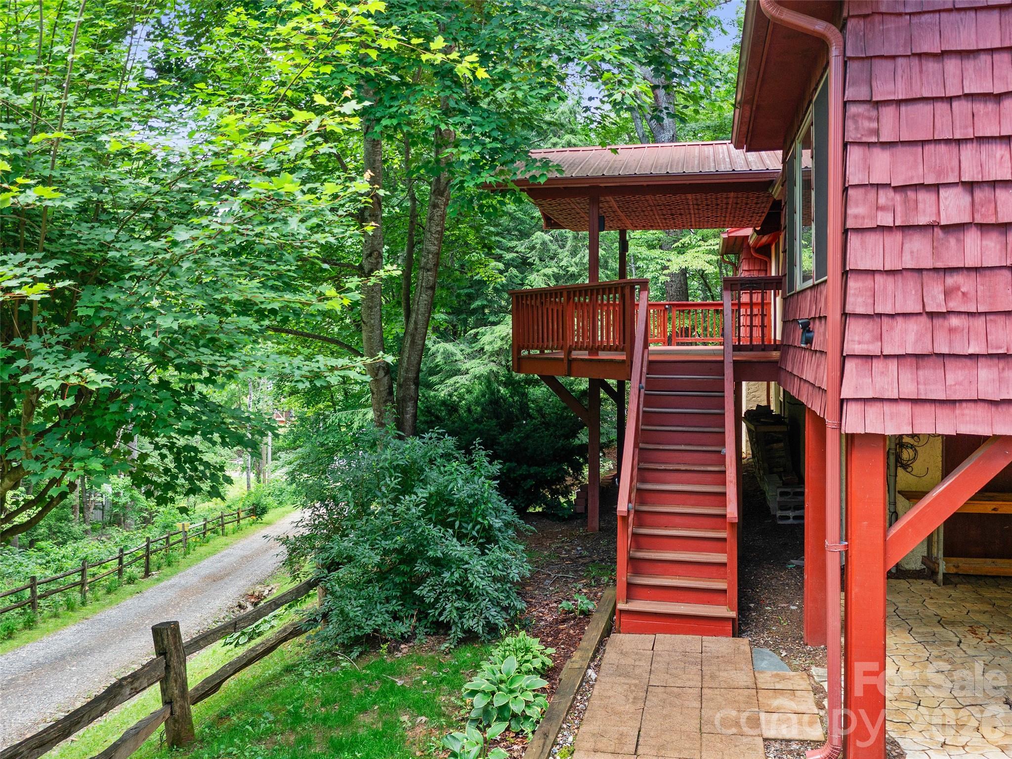 Steps to front deck - 125 HEARTLAND Lane, Burnsville