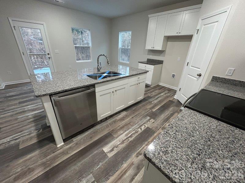 Single Family Residence at 5155 Mark Drive NE, Hickory, photo 6 of 30
