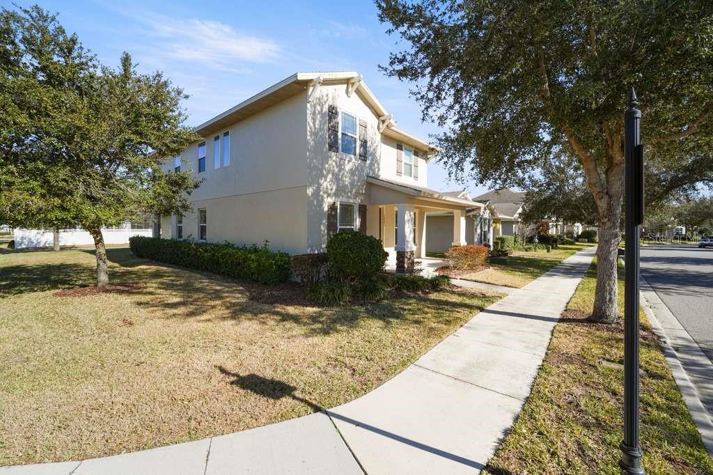 Single Family Residence at 15043 PIGEON PLUM LN, WINTER GARDEN, photo 2 of 23
