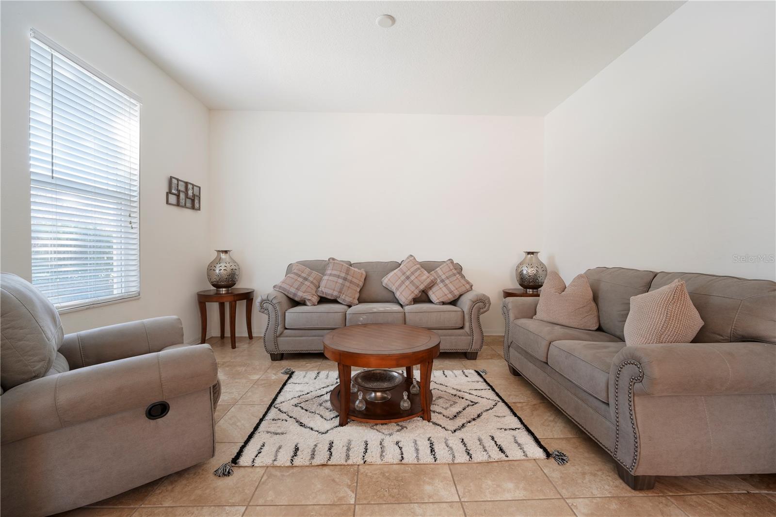 Single Family Residence at 15043 PIGEON PLUM LN, WINTER GARDEN, photo 5 of 23