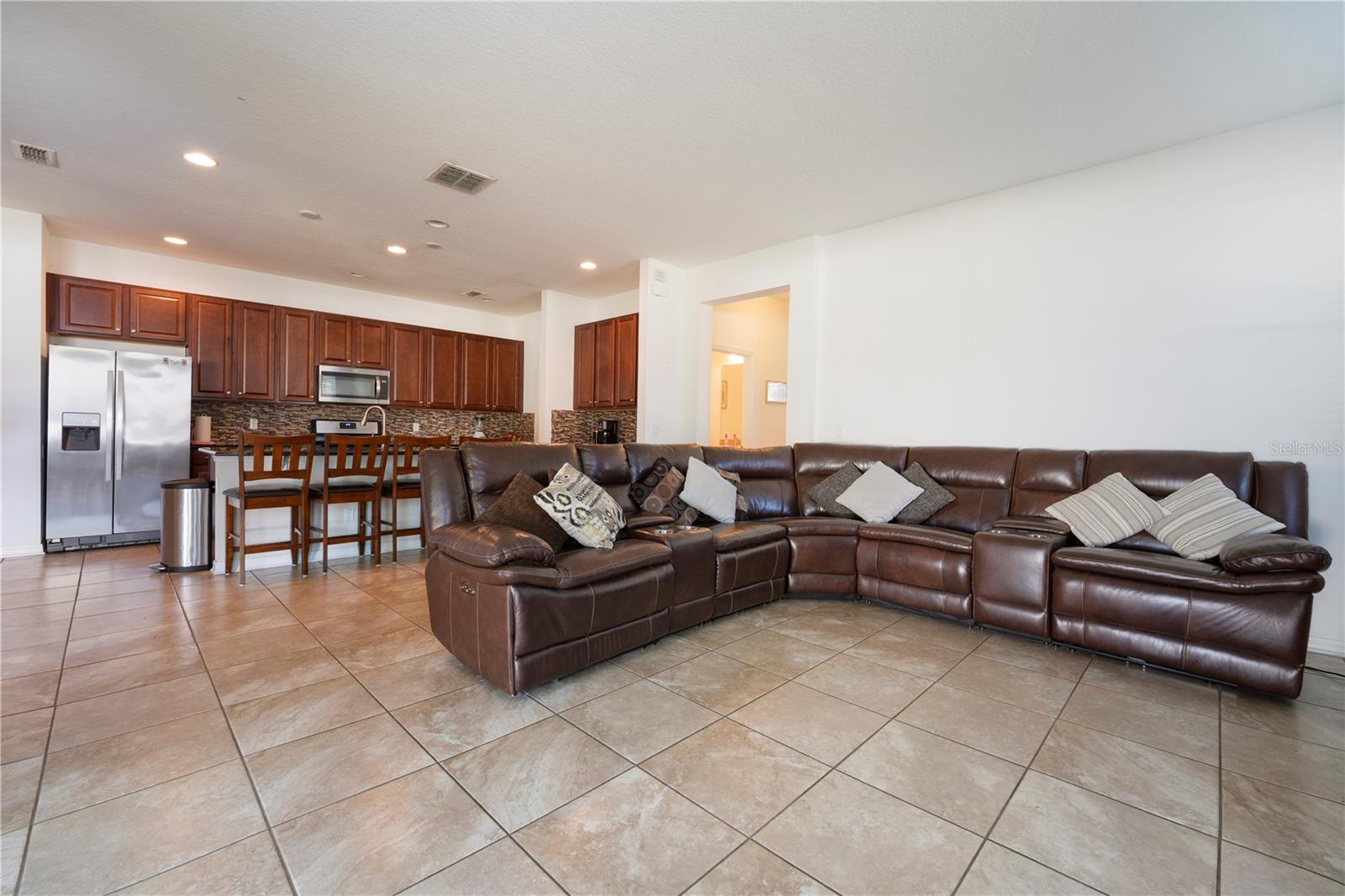 Single Family Residence at 15043 PIGEON PLUM LN, WINTER GARDEN, photo 7 of 23