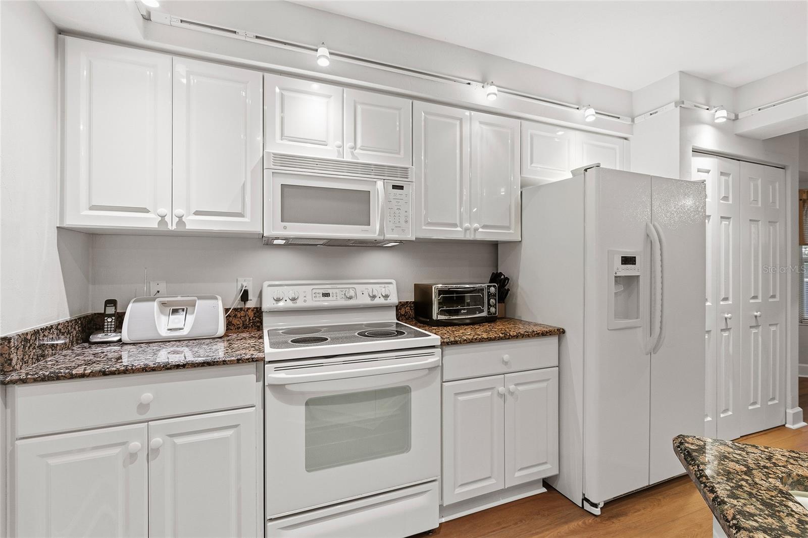 Bright White Kitchen - Lots of Light - 426 BOUCHELLE DR #301, NEW SMYRNA BEACH