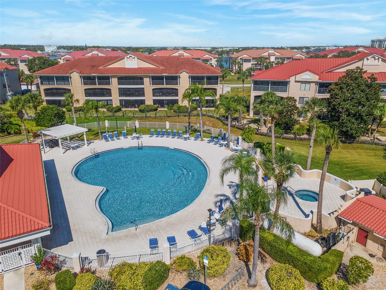 Resort Pool & Spa - 426 BOUCHELLE DR #301, NEW SMYRNA BEACH