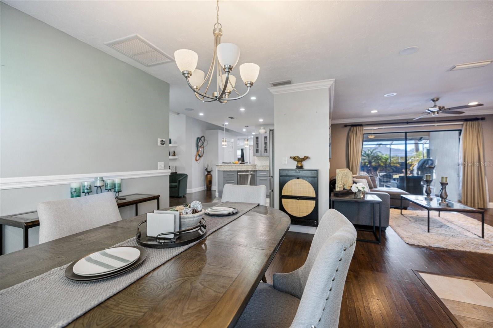 Single Family Residence at 1627 DEL MONTE CT, VENICE, photo 10 of 76